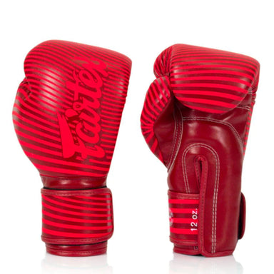 Red boxing gloves with 'Top King' branding on a white background